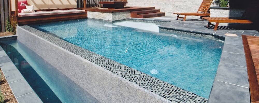 Different Types of Pool Finishes article image